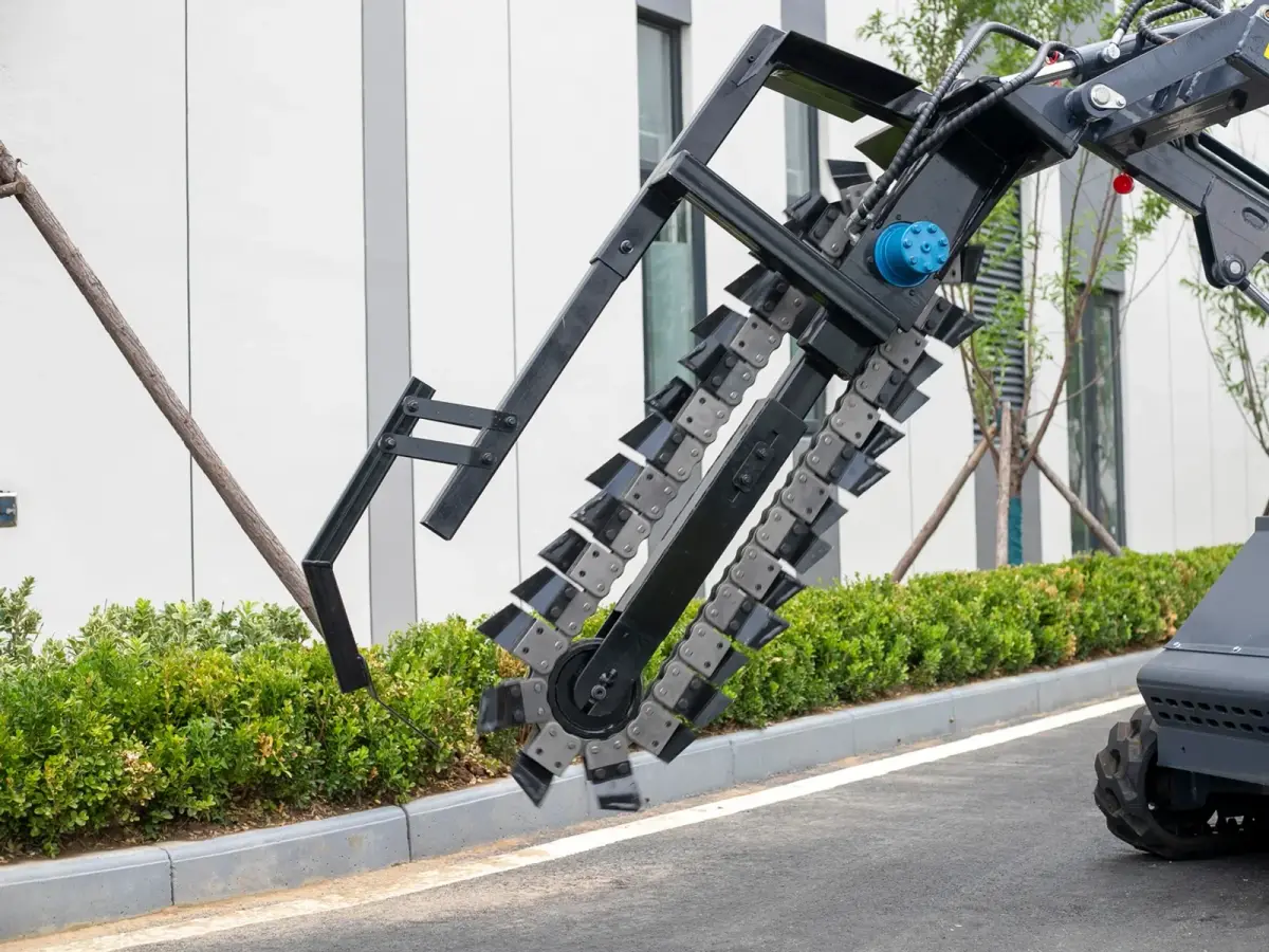 Chain Trencher view 5