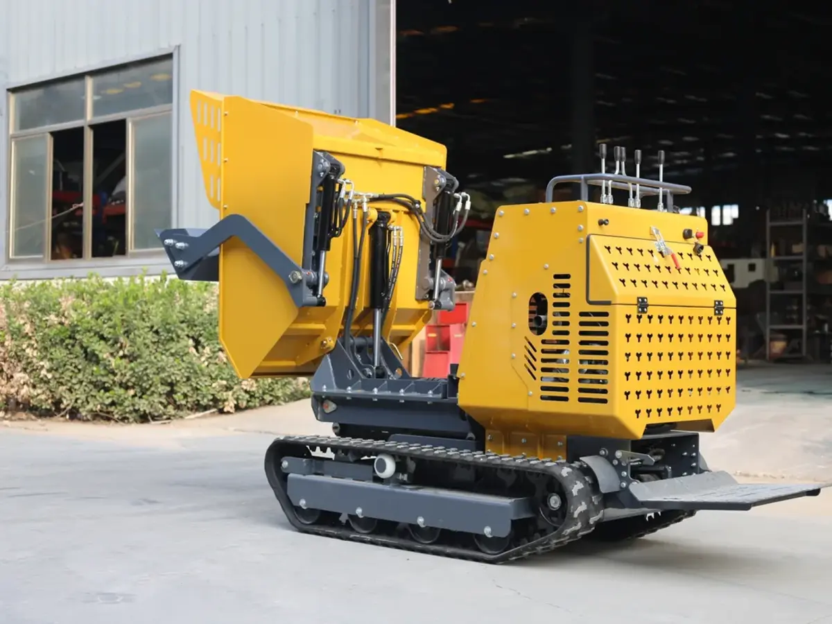 TerraCub Lift 1000 - rear three-quarter view with bucket raised
