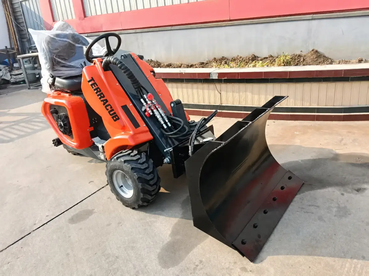 TerraCub LH130 3WD Wheel Loader image 3