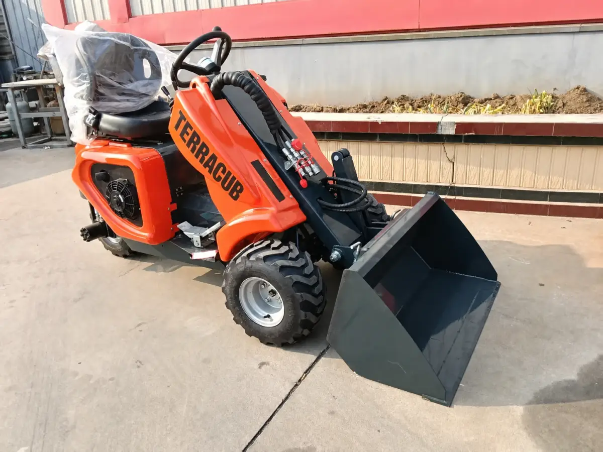 TerraCub LH130 3WD Wheel Loader image 4