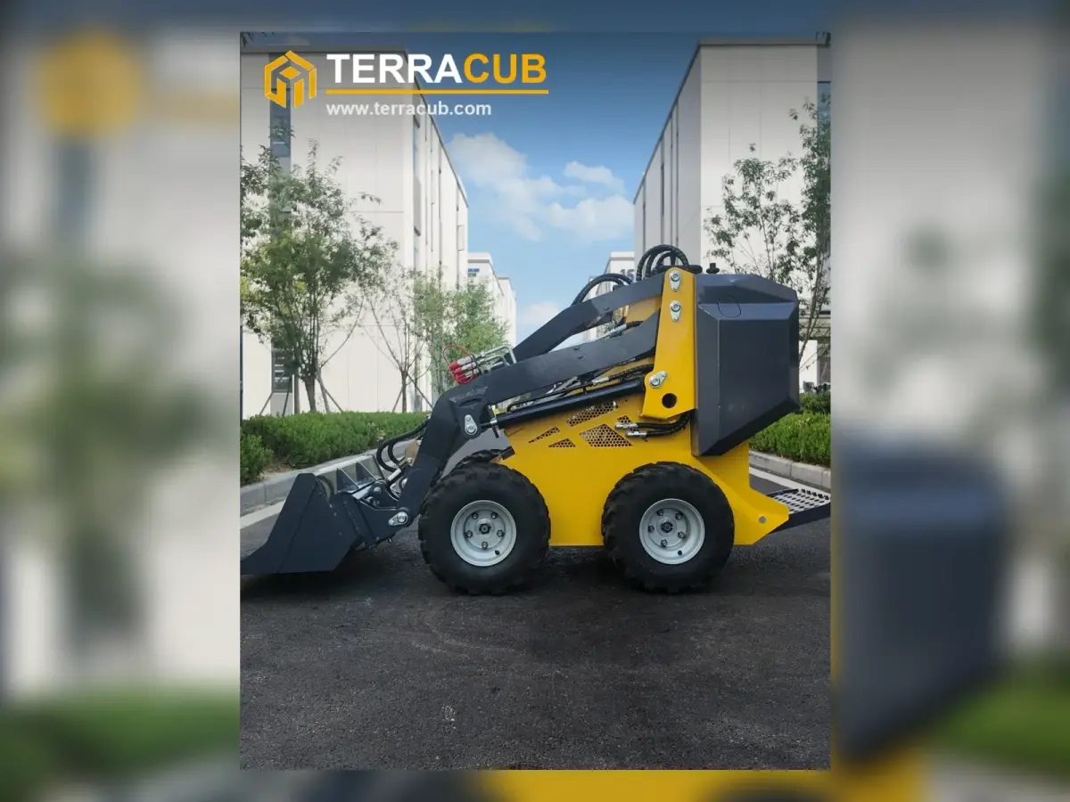 TerraCub Mini Skid Steer S370 image 3