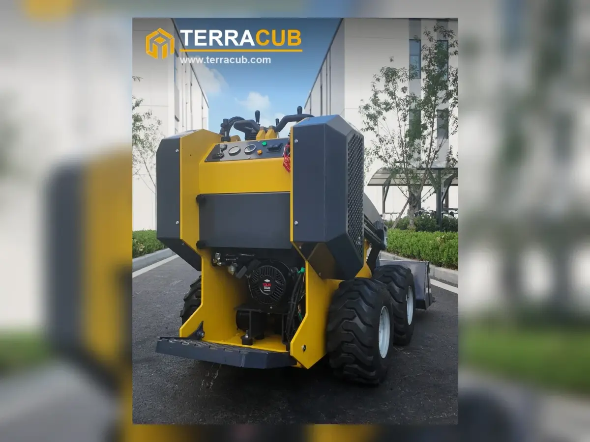 TerraCub Mini Skid Steer S370 image 4