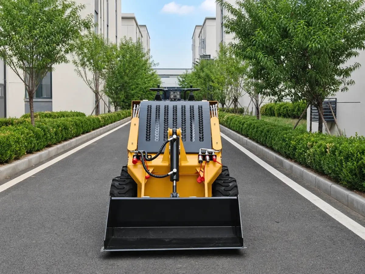 TerraCub Wheeled Skid Steer Loader S480 image 2