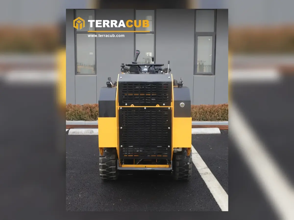 TerraCub Wheeled Skid Steer Loader S750 image 4