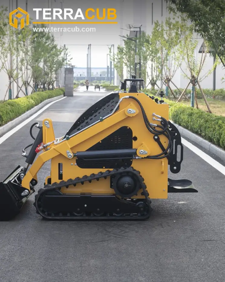 TerraCub Mini Track Skid Steer Loader T360 image 3