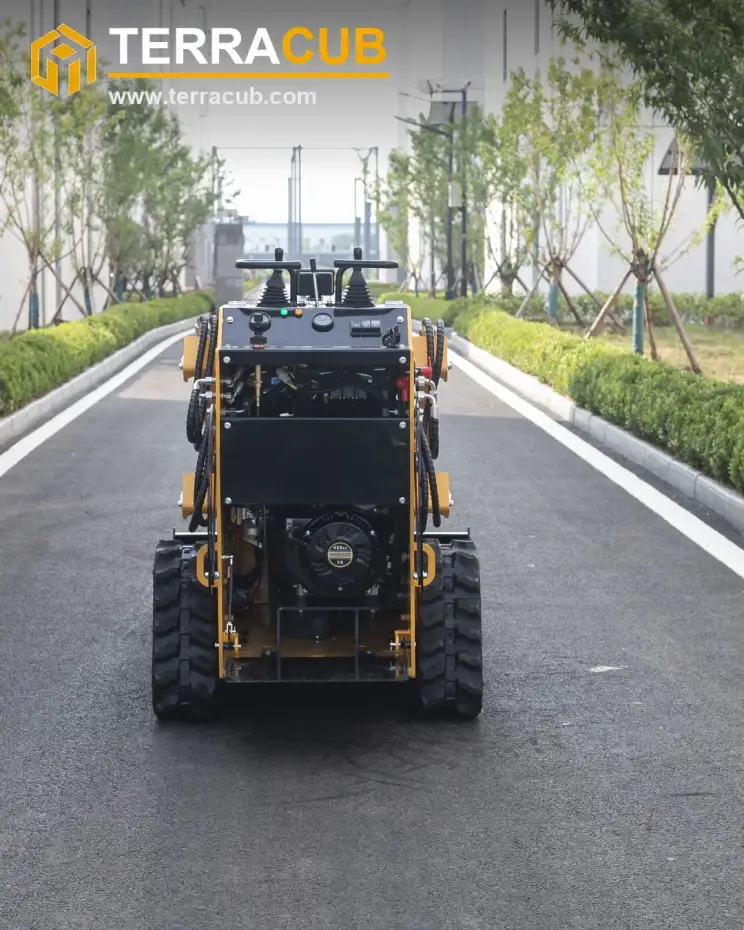 TerraCub Mini Track Skid Steer Loader T360 image 4