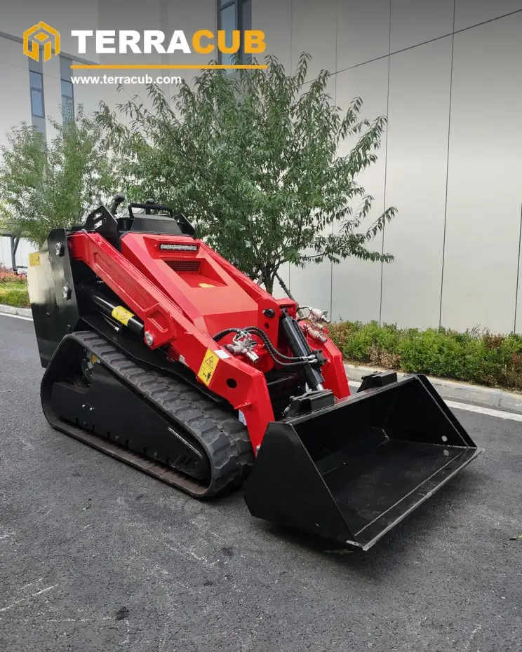 TerraCub Compact Track Skid Steer Loader V2000 image 3