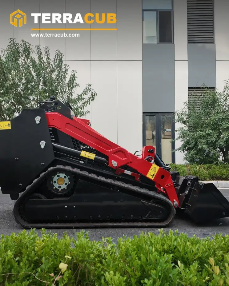 TerraCub Compact Track Skid Steer Loader V2000 image 4