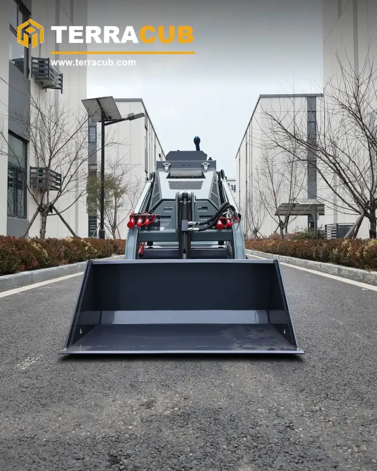 TerraCub Compact Track Skid Steer Loader V800 image 2